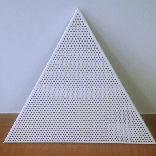 Trần nhôm tam giác