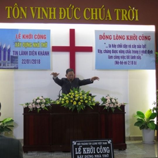 Thi công trần nhôm Nhà thờ Diên Khánh